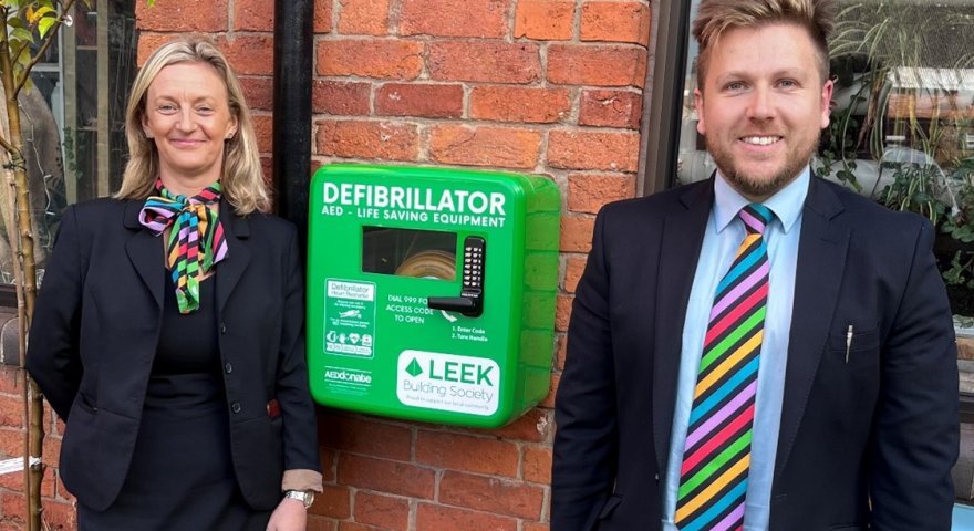 Uttoxeter receives second life-saving defibrillator